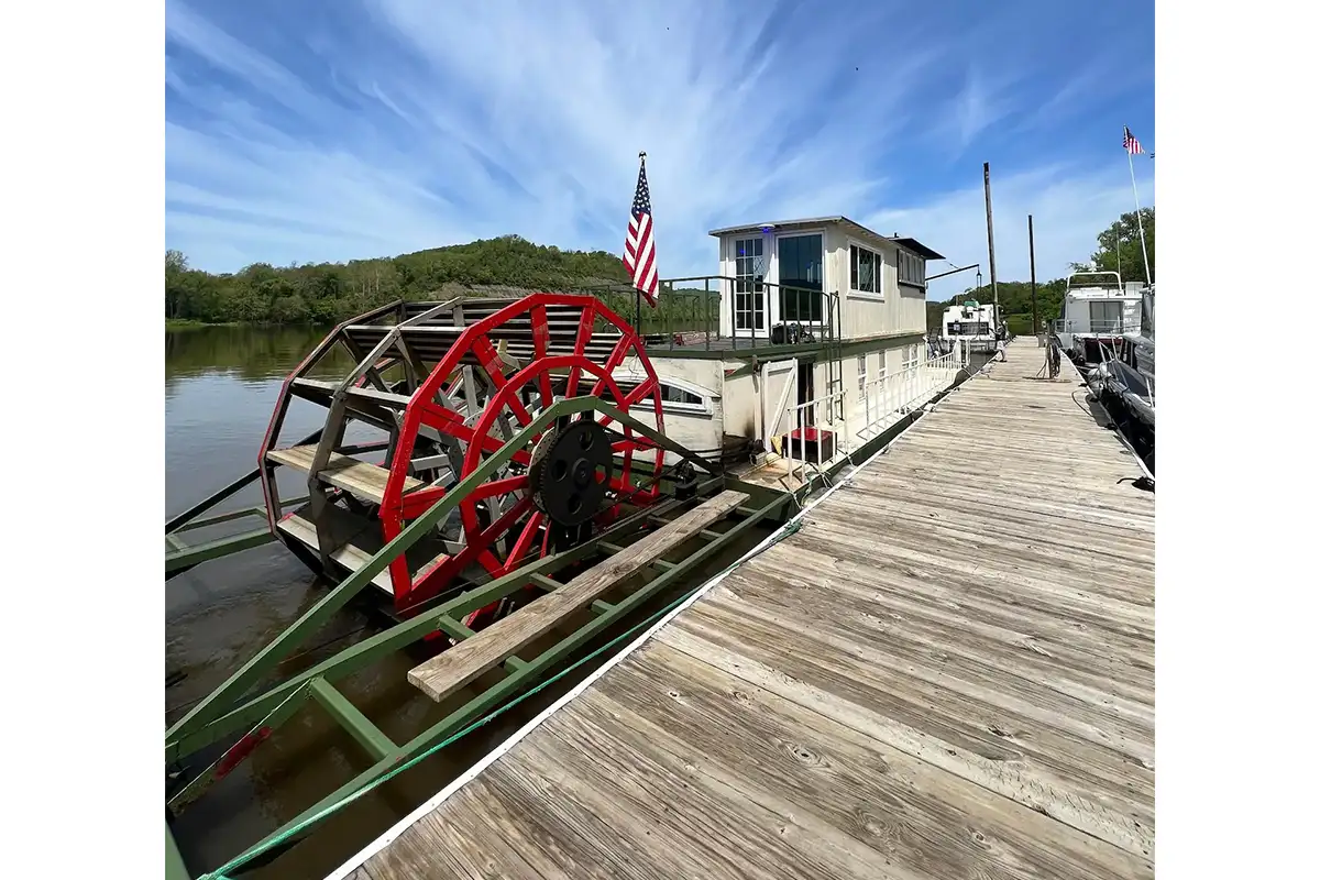Sternwheeler Airbnb