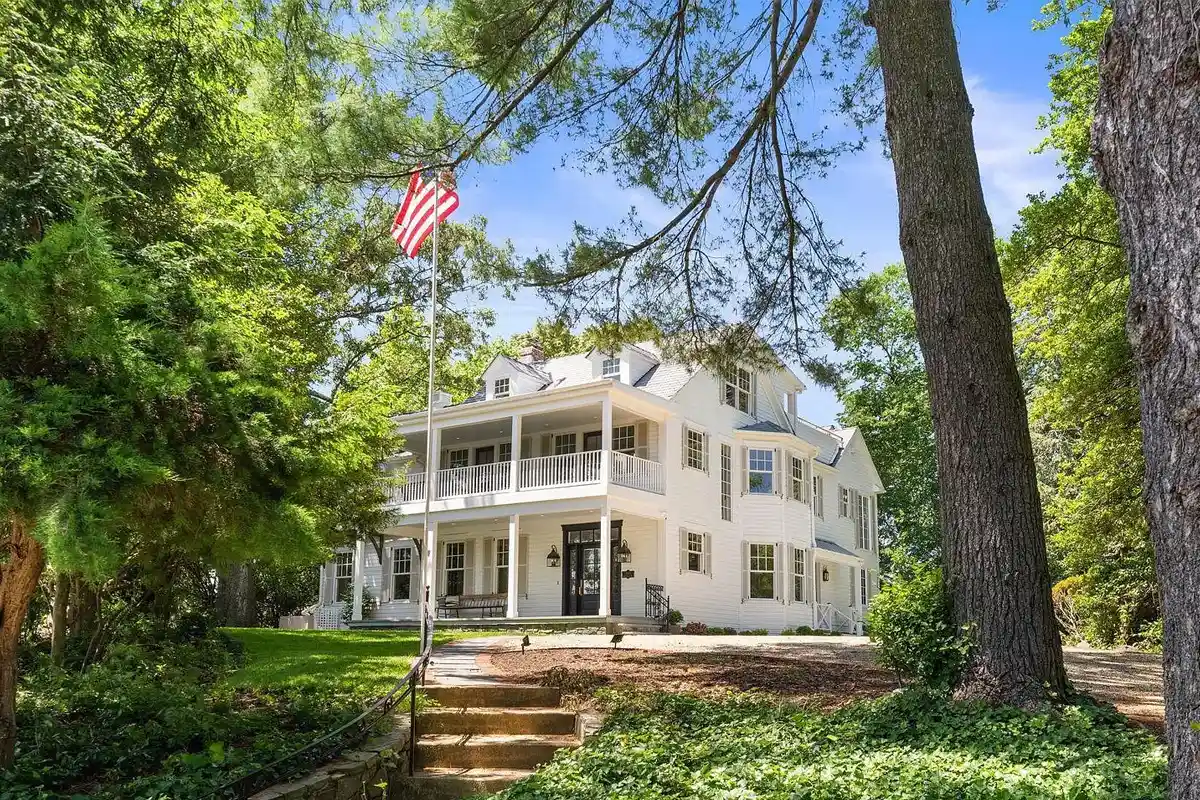 3612 N. Glebe Rd., Arlington exterior