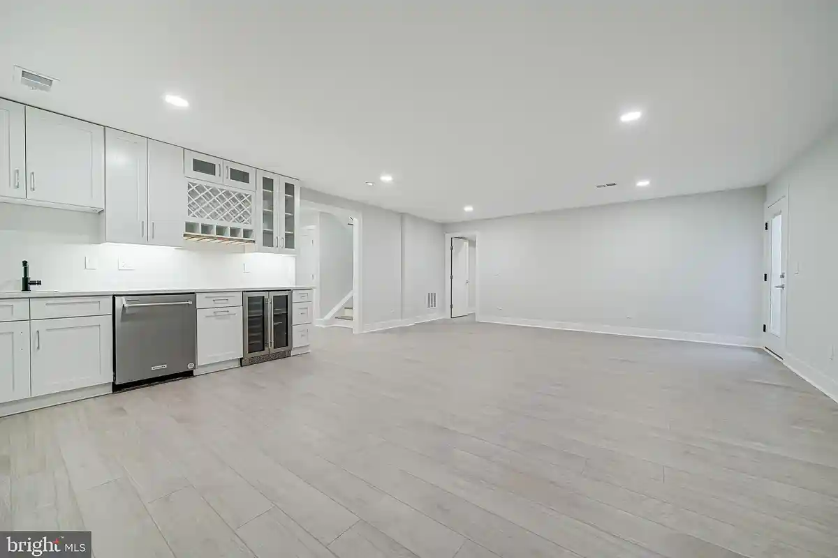 lower level wet bar