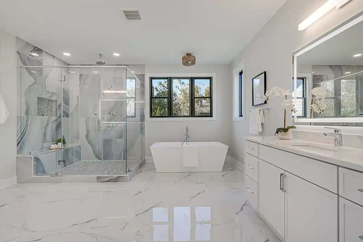 en suite bathroom with soaking tub