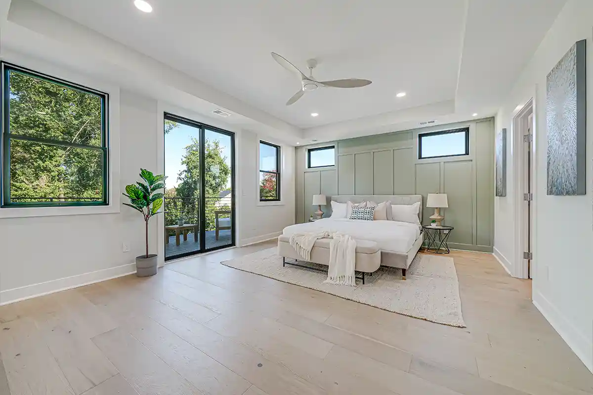 primary suite with private balcony