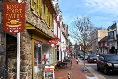 Leesburg