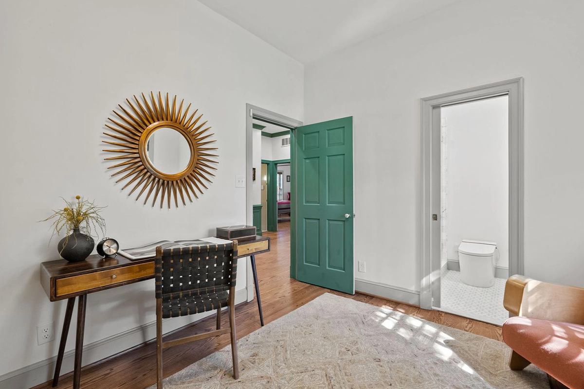 908 Cameron St. sitting room