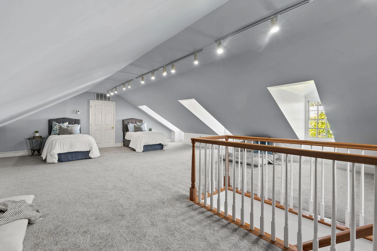 908 Cameron St. loft