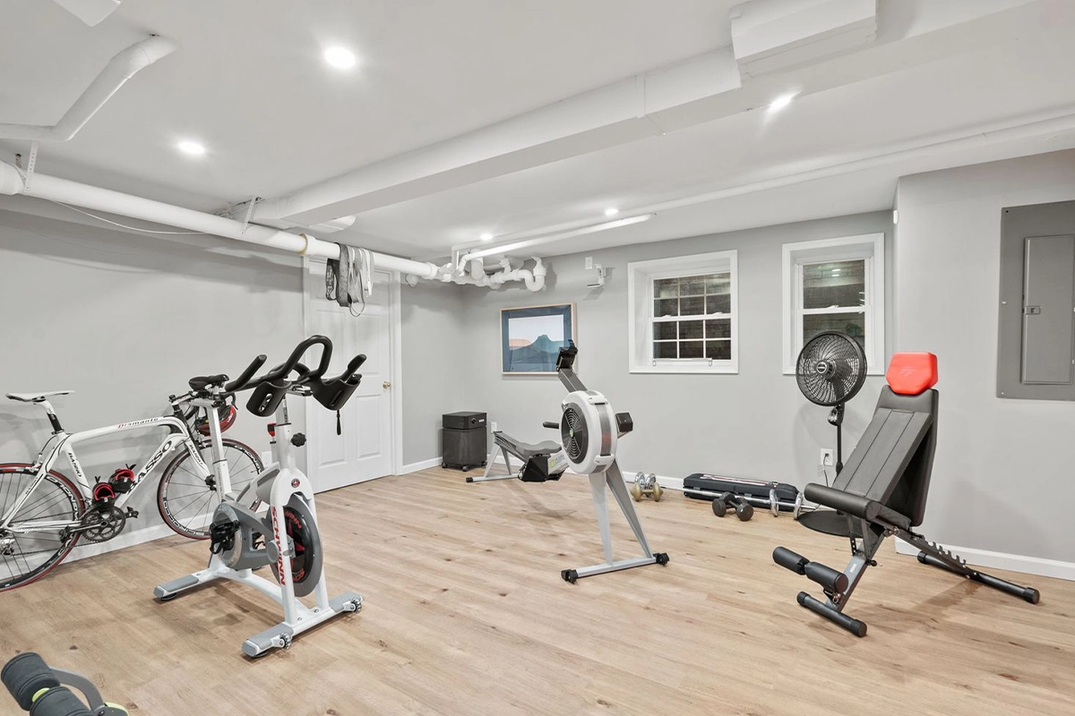 908 Cameron St. home gym