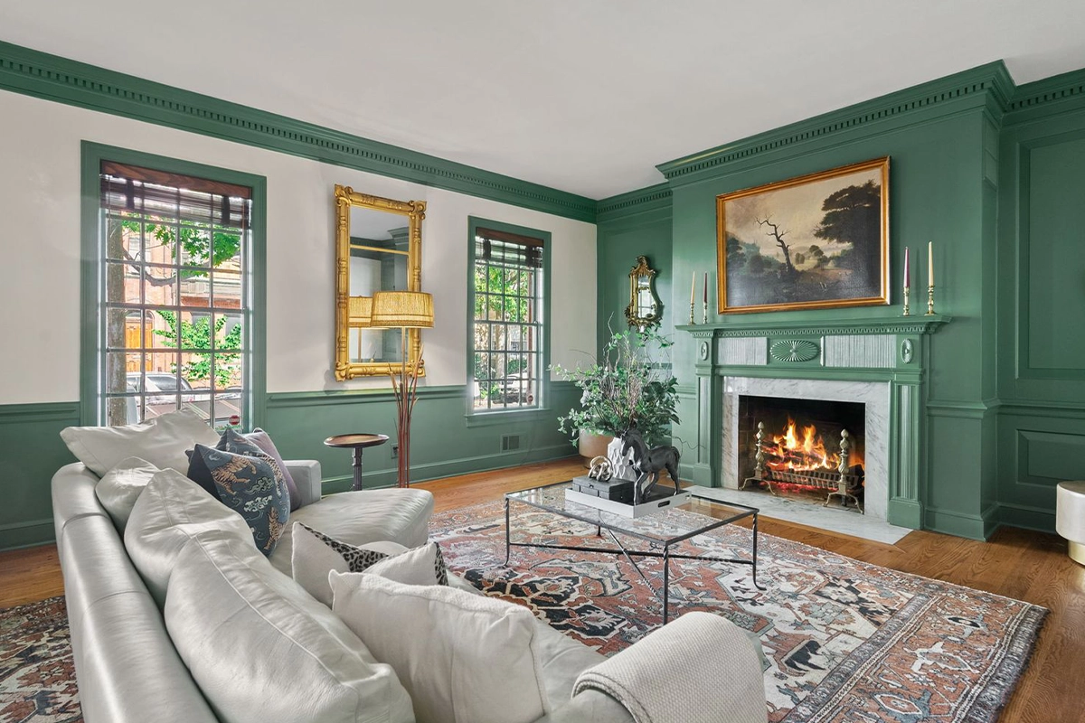 908 Cameron St. living room