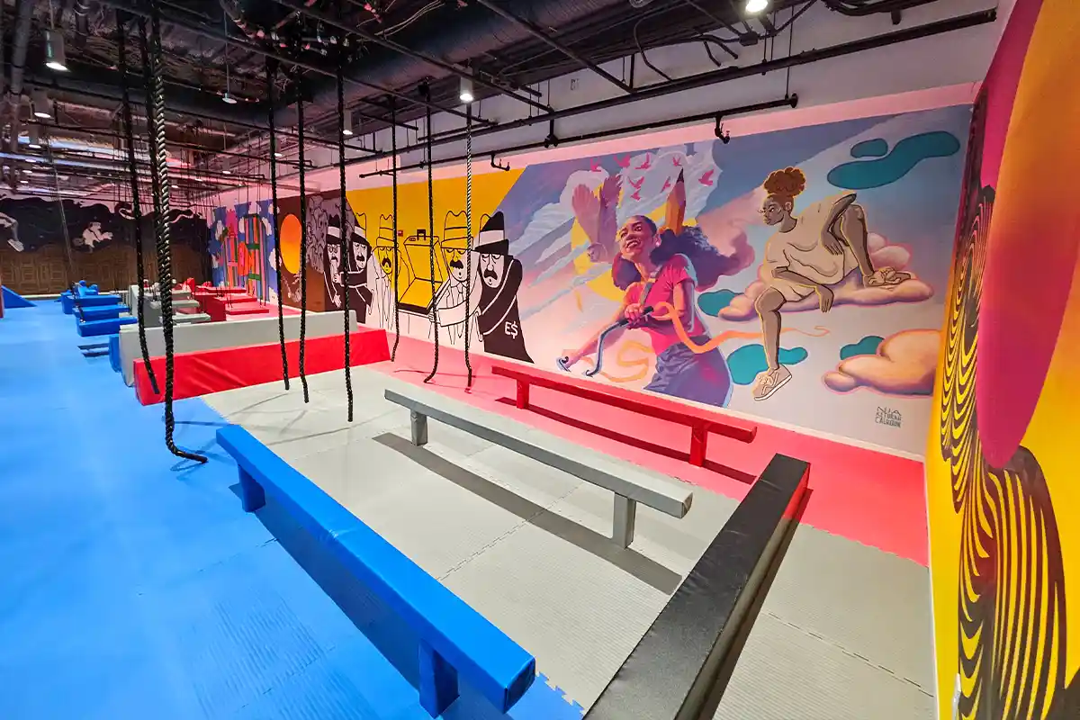 balance beams and ropes at scramble parkour