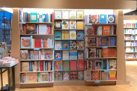 barnes and noble bookshelf