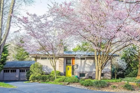 6362 Dockser Ter., Falls Church exterior