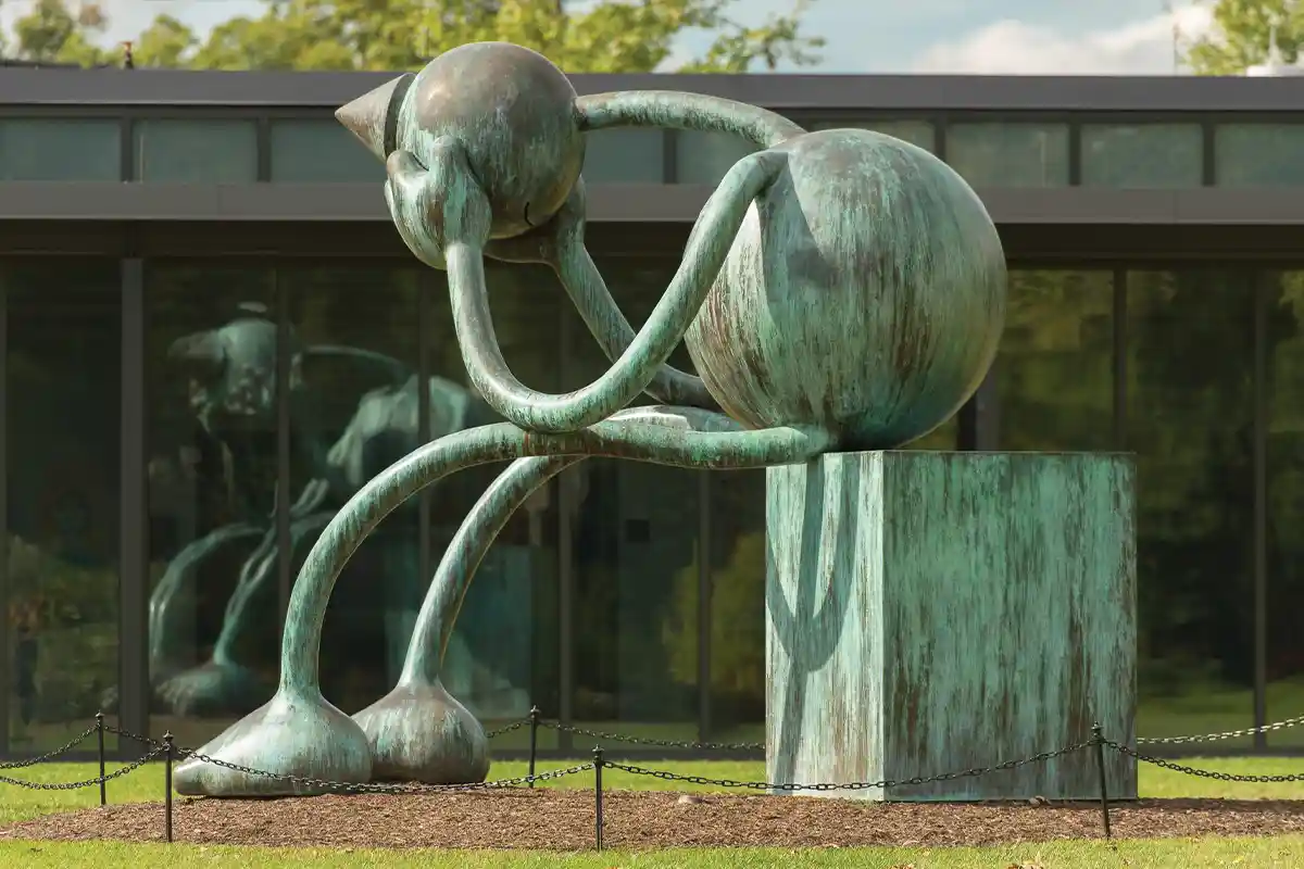 statue at Delaware Art Museum