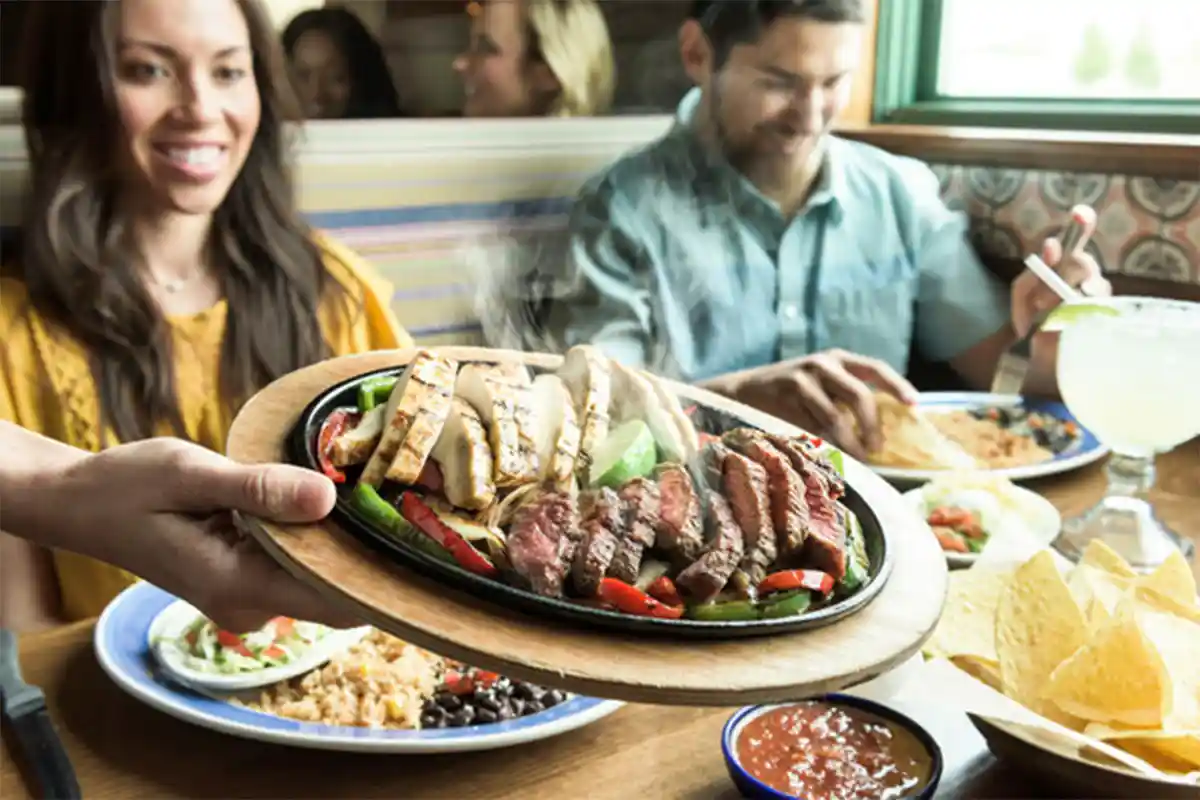 fajitas at on the border