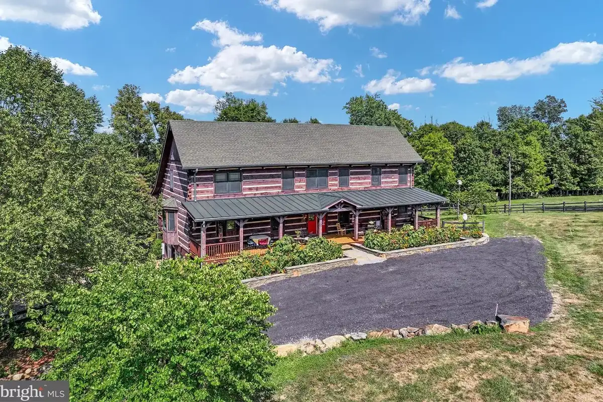 House at Olde Stone Lane