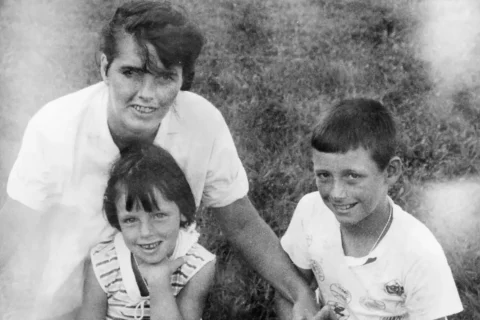 Alice Fitzsimmons, Laura Fitzsimmons and Ron Fitzsimmons.