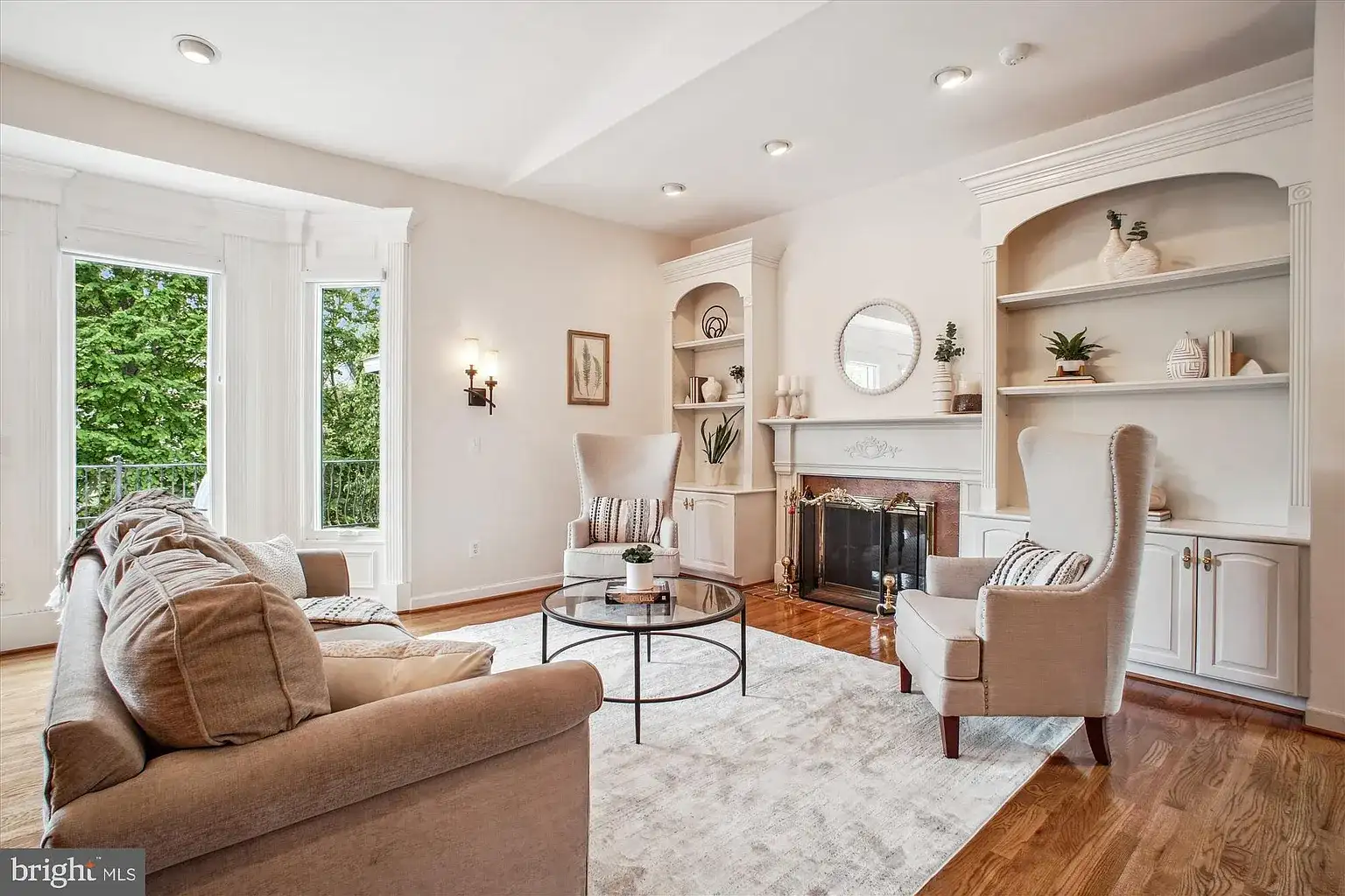 Living room at 10601 Little Run Farm Ct