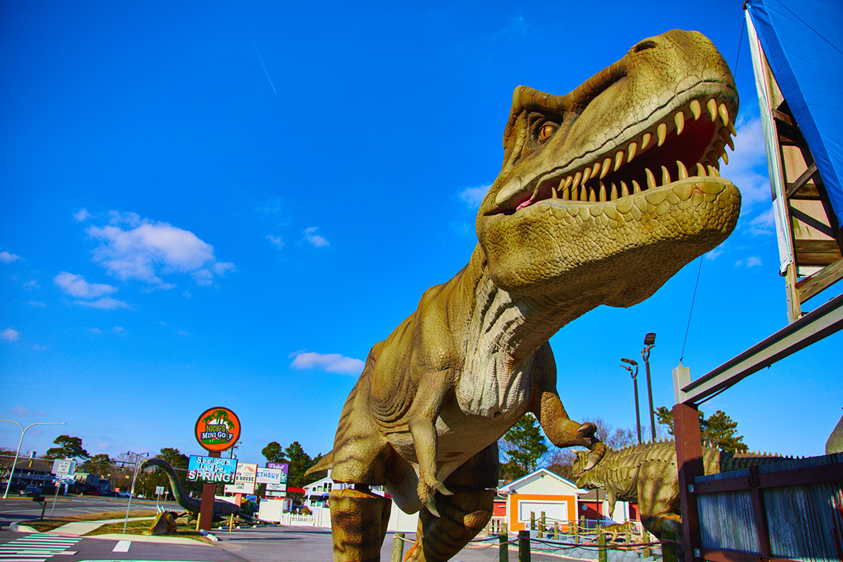 Dinosaur statue at Nick's Mini Golf