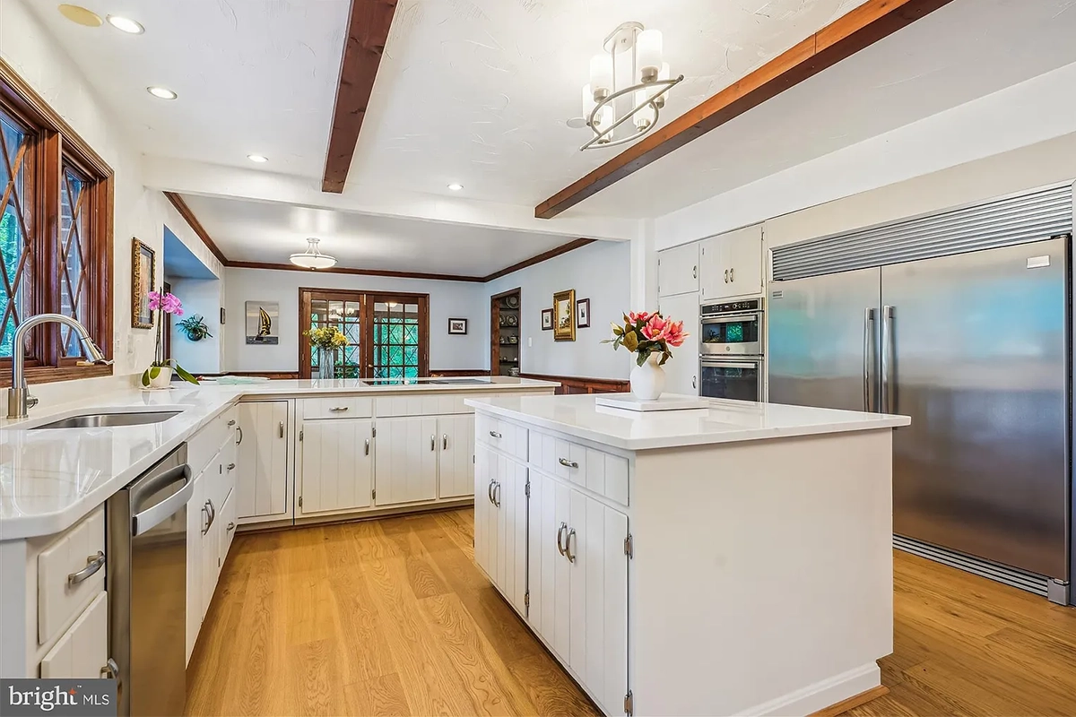 Remodeled kitchen at 4499 Larchmont Ct.
