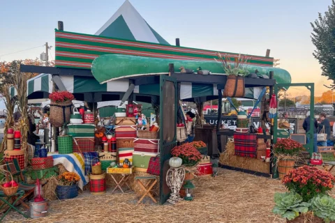 lucketts fall market image of antiques