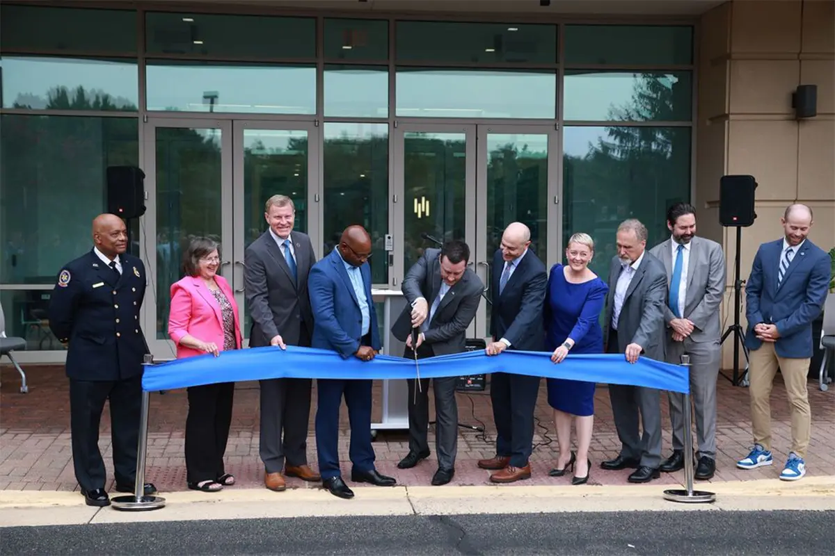 ribbon-cutting at the new AT&T hub in Chantilly
