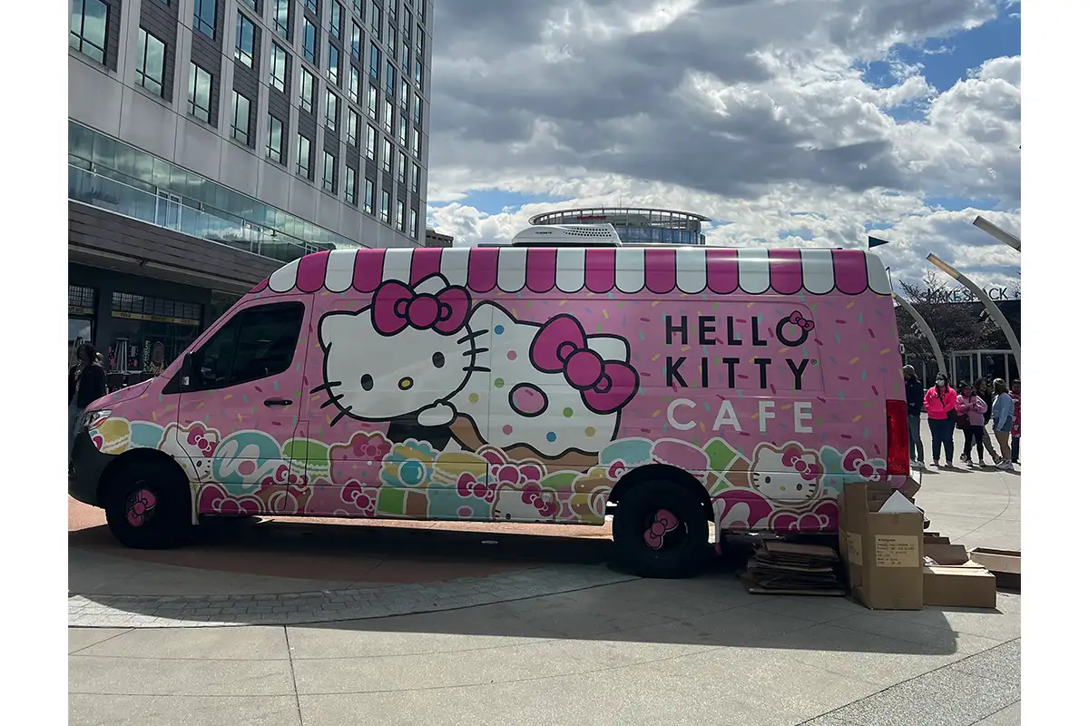 Hello Kitty Truck