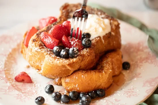 french toast with strawberries and blueberries
