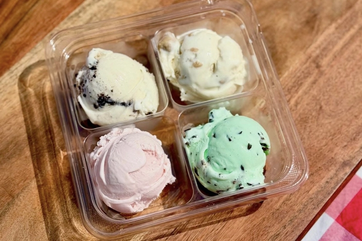 ice cream flights at moo thru