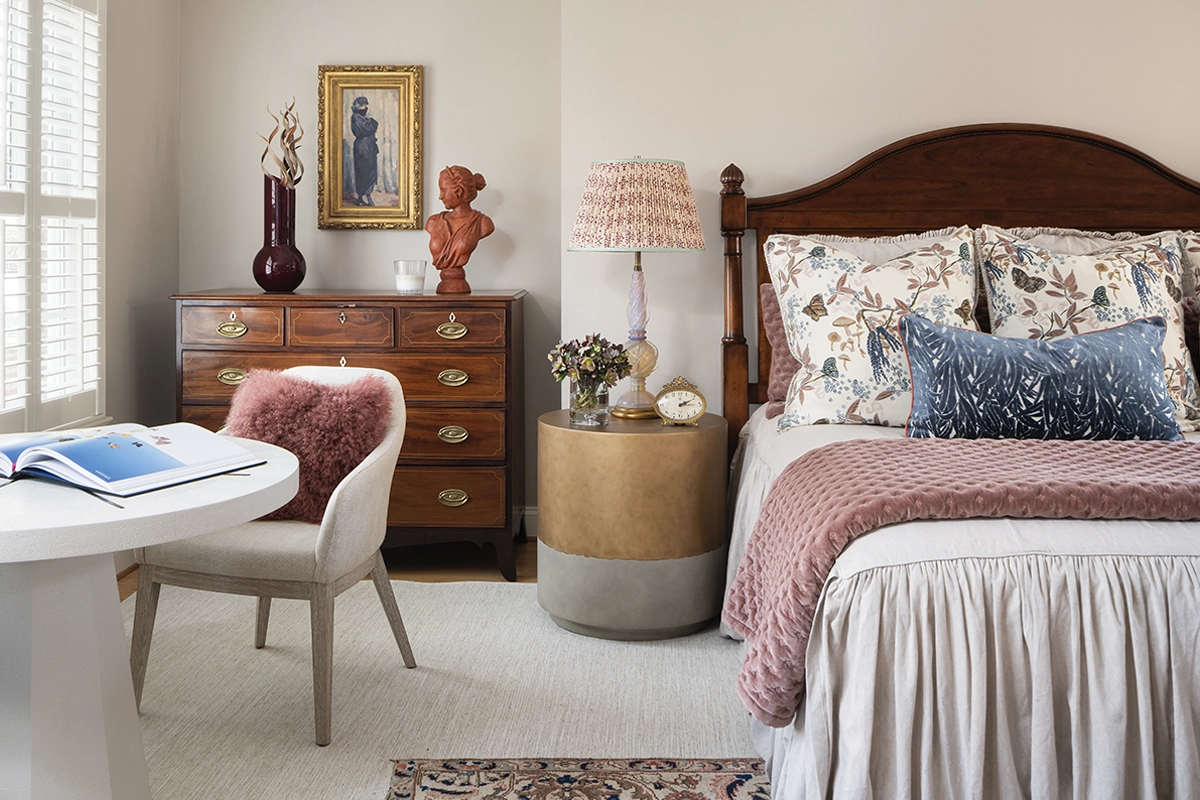 bedroom of old town alexandria rowhouse