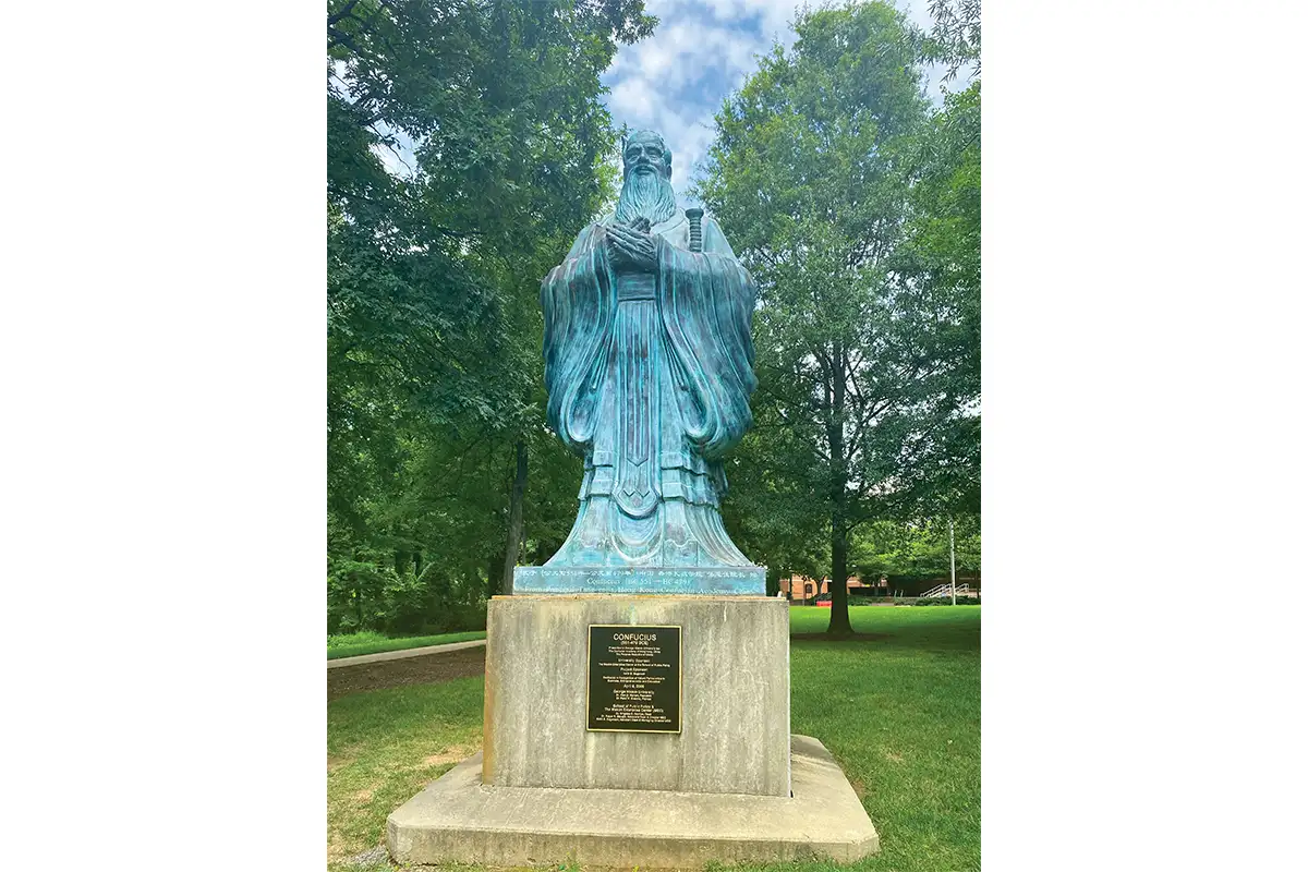 Statue of Confucius