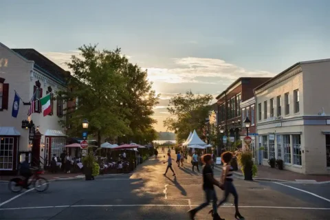 King Street, Alexandria (By Mike Mielcarz courtesy Visit Alexandria)