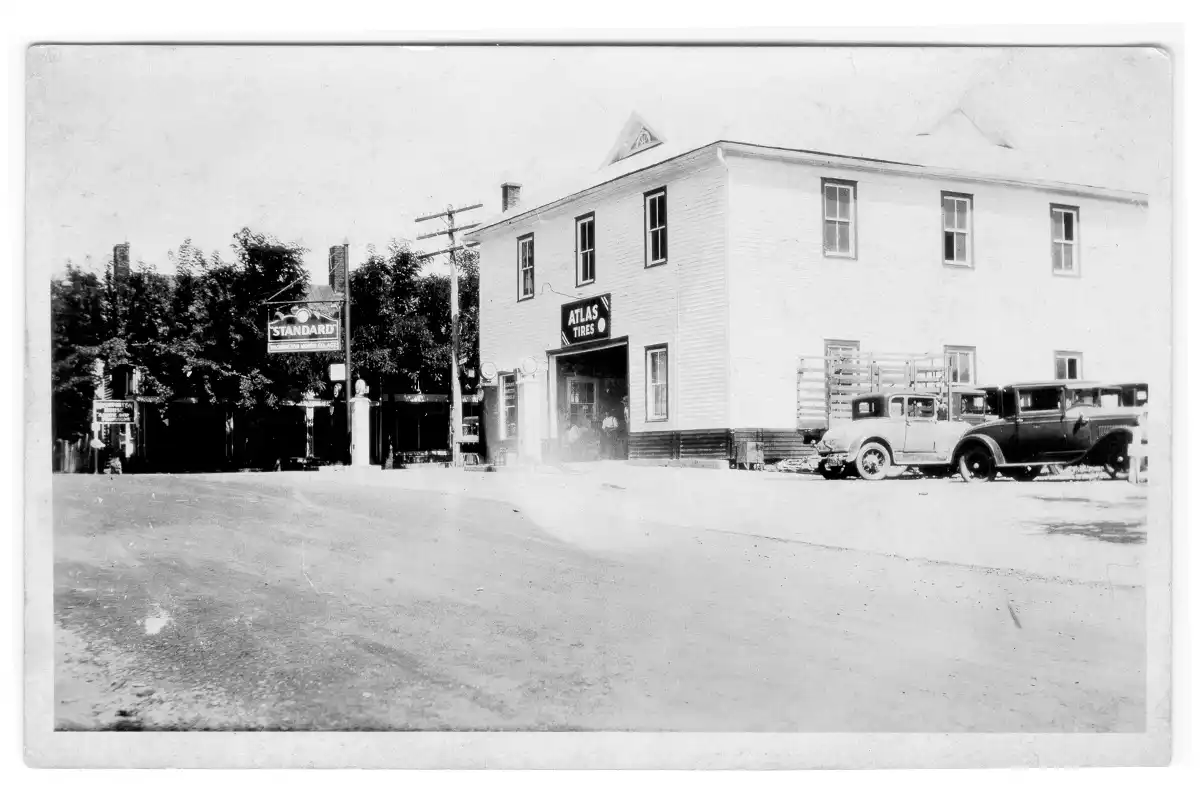 the orginial building of the inn at little Washington in the 1920s