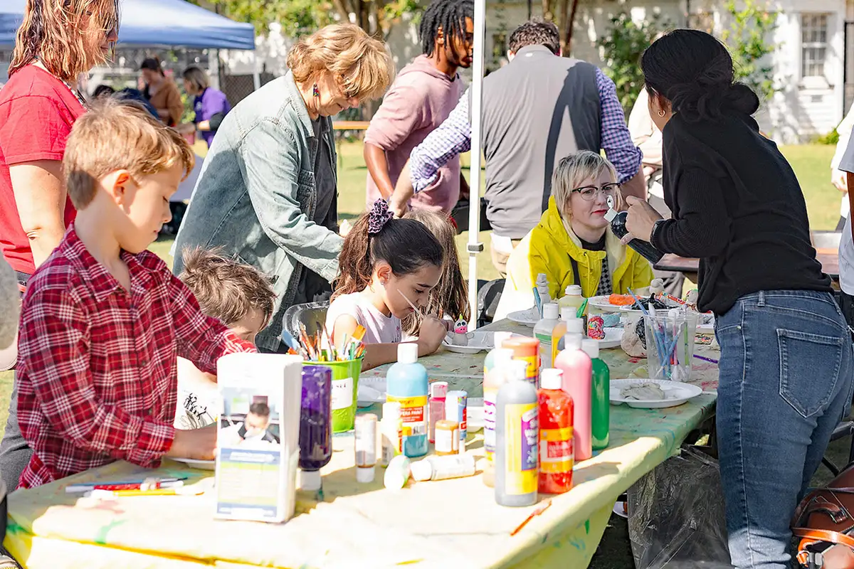 Craft activities at the Art on the Avenue event. 