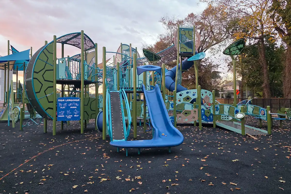 New Lucketts Playground