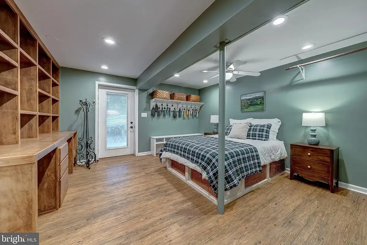 First floor primary suite at 3225 Sage Rd.