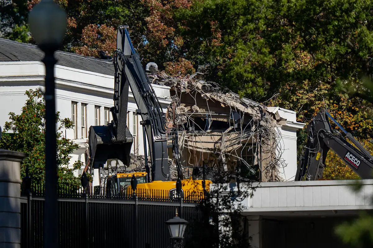 demolition on the East Wing on the White House