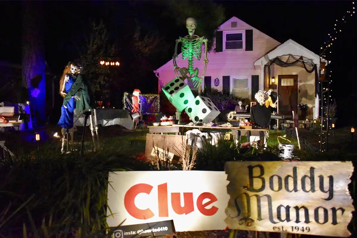 410 E. Nelson Ave., Alexandria clue halloween decorations