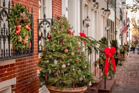 holiday decorations along the shops in Old Town Alexandria