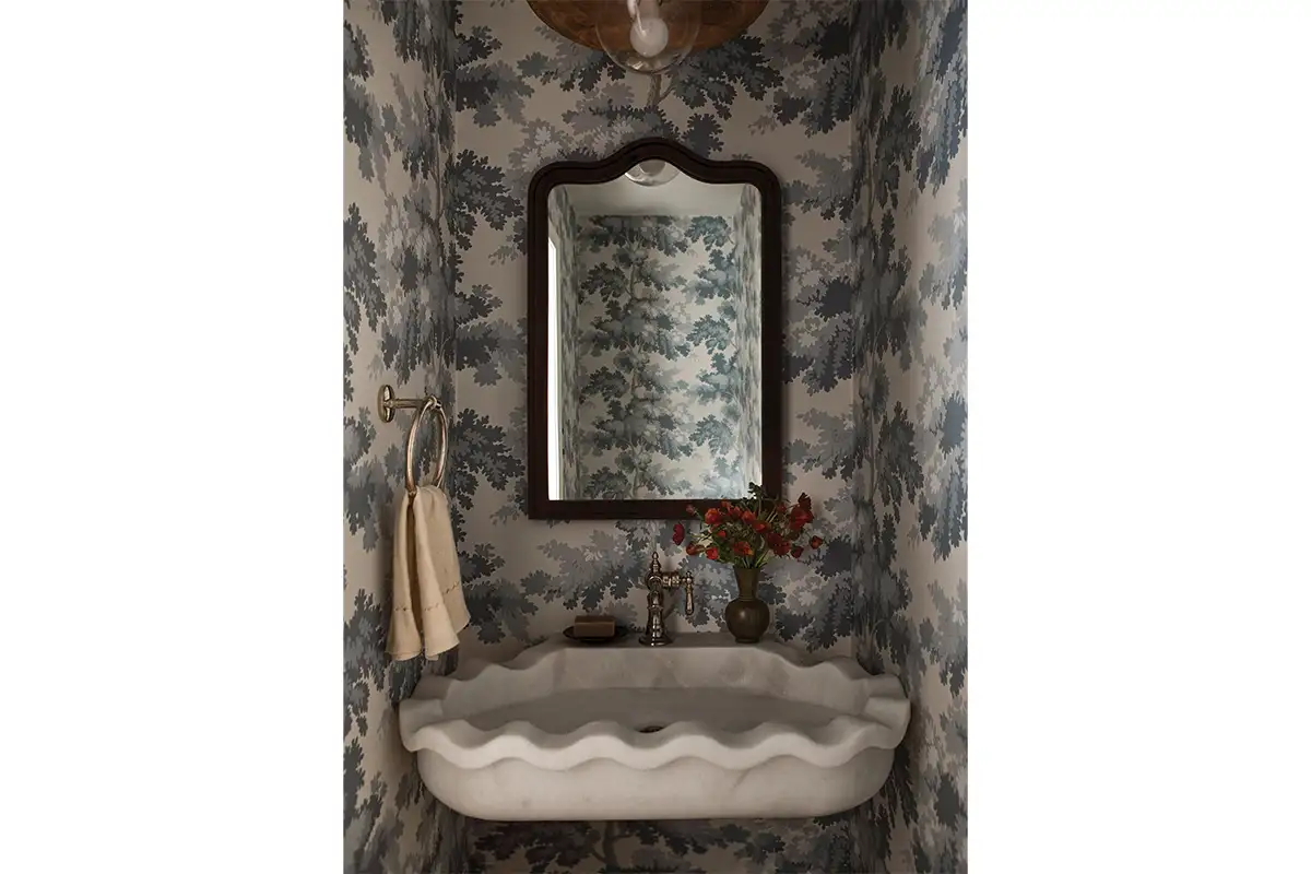 English country style powder room