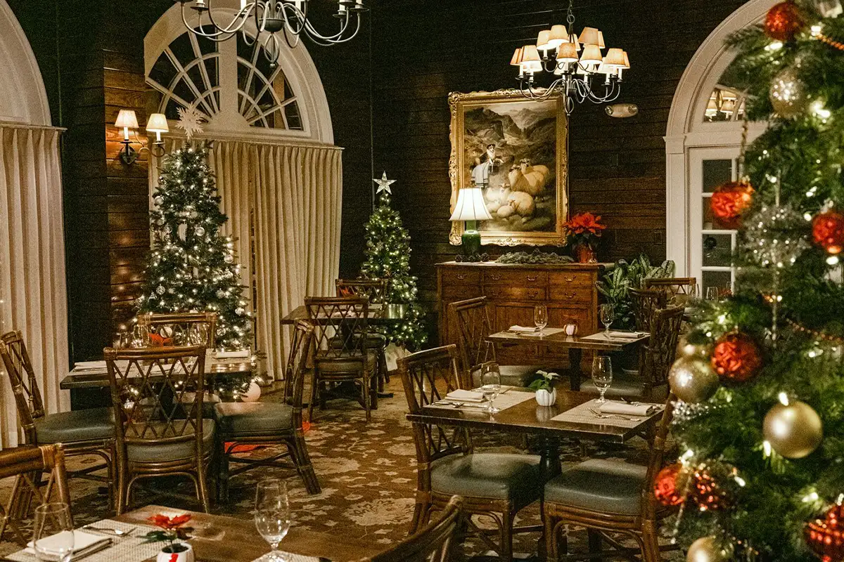 The Conservatory at Goodstone Inn decorated for the Christmas holiday