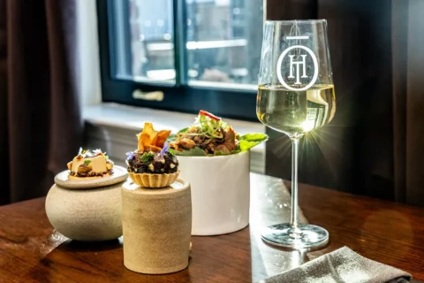 Food and wine at the Huntōn