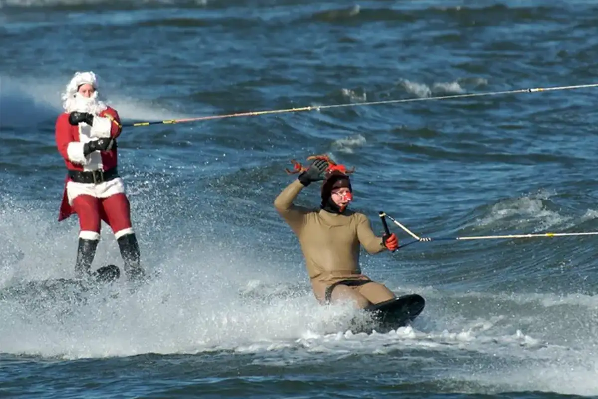 Alexandria's Waterskiing Santa Show