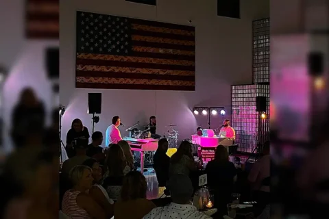 dueling piano show at honor brewing