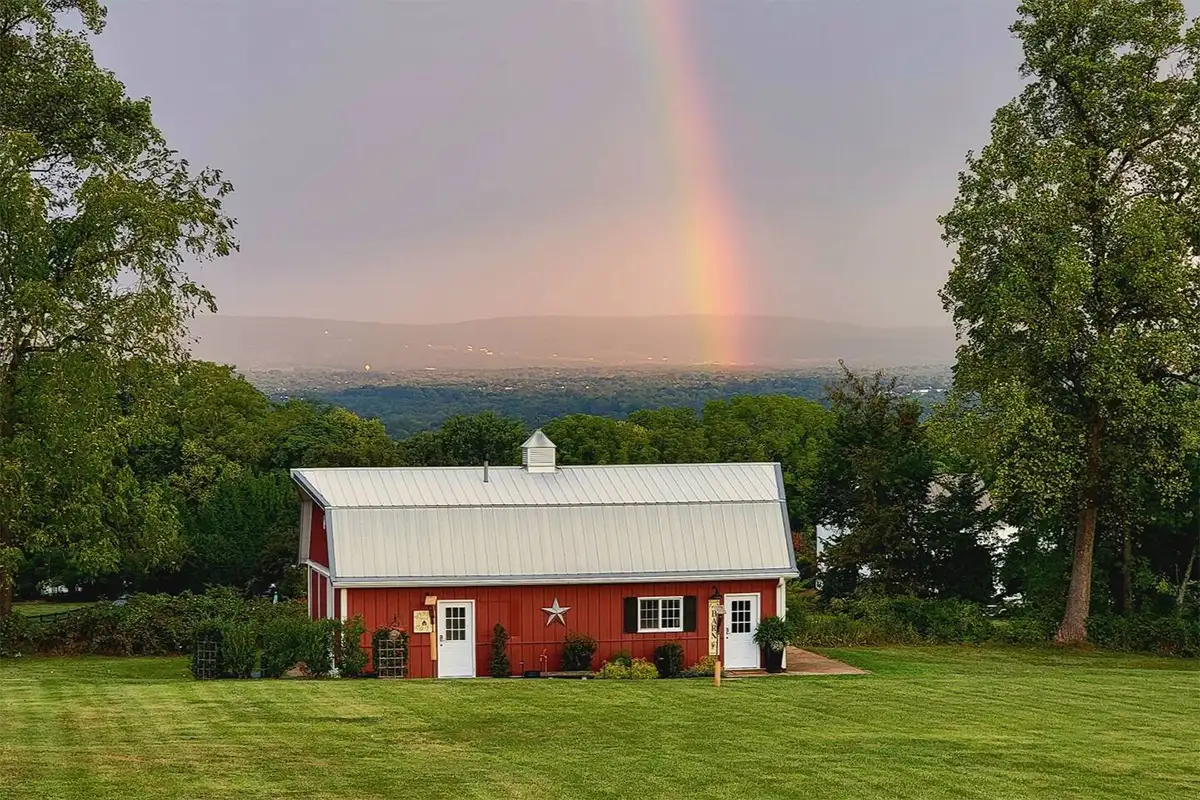Barn Airbnb in Leesburg, Virginia