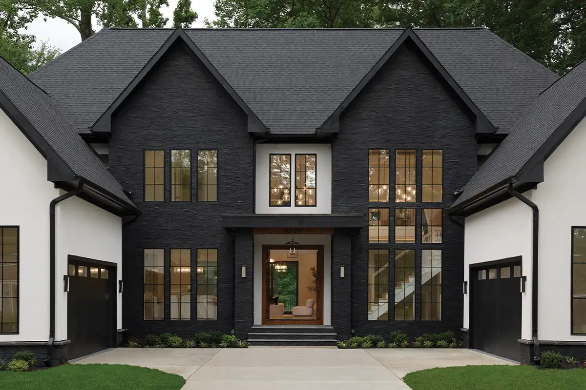 Exterior of black-and-white Vienna home