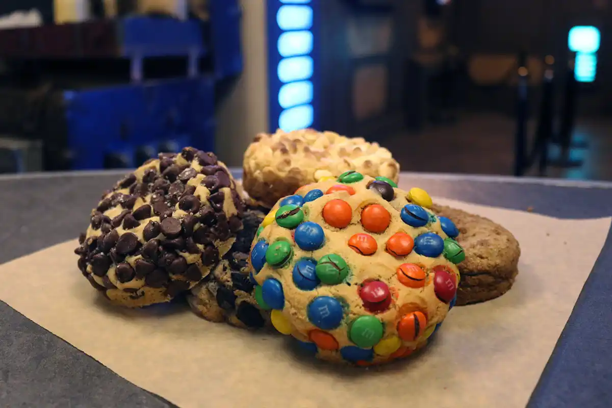 smugglers cafe 1/2 pound cookies