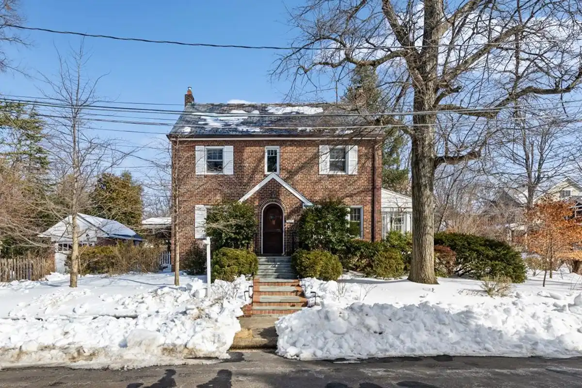 305 N. Kenmore St., Arlington exterior