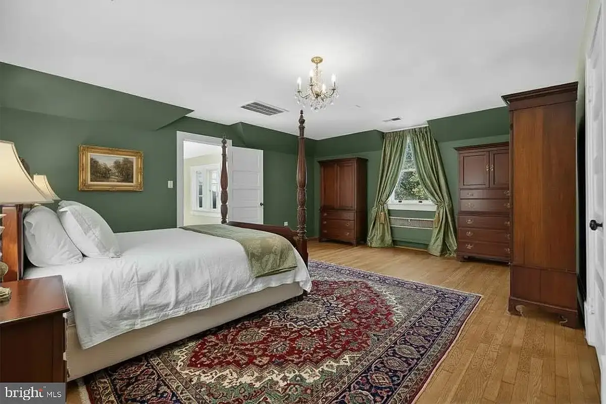 Bedroom of 4559 Weston Rd