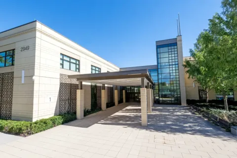 Exterior view of Skyview High School in Fairfax County