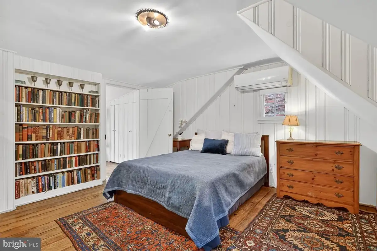 Bedroom of 1222 28th St NW