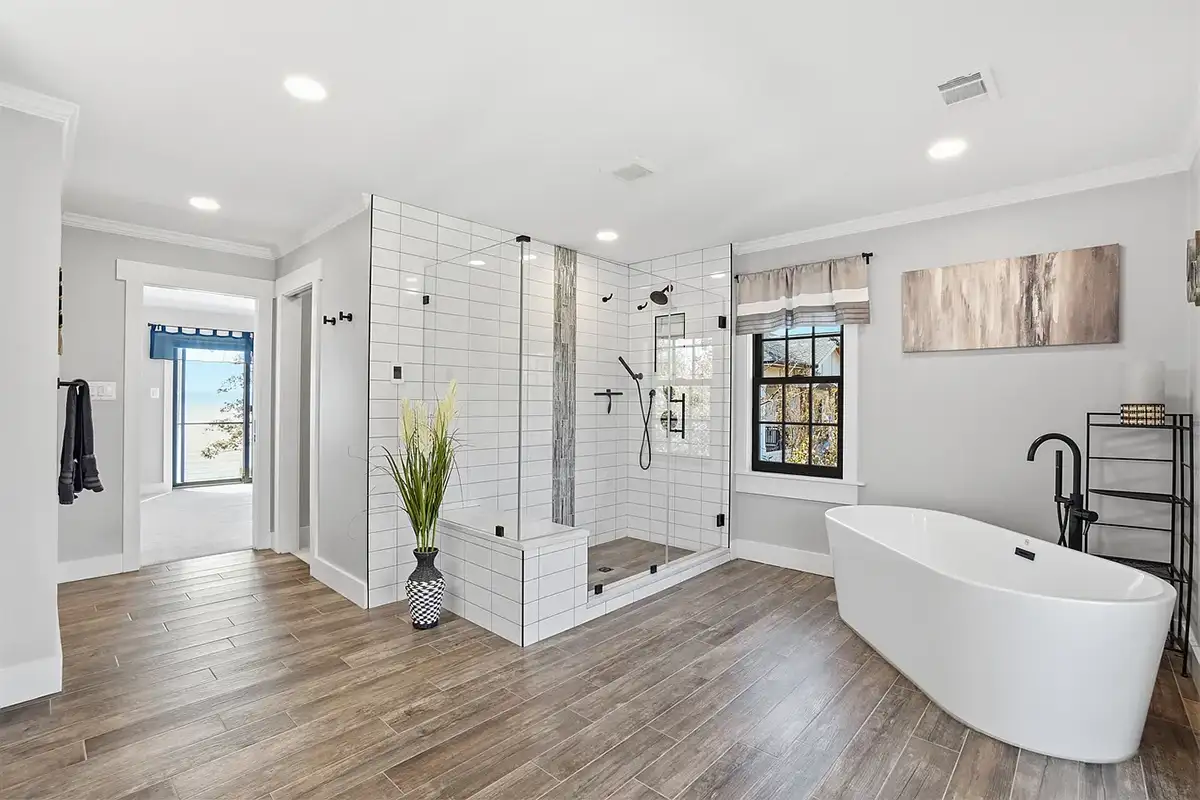 Primary en-suite of 6057 River Dr