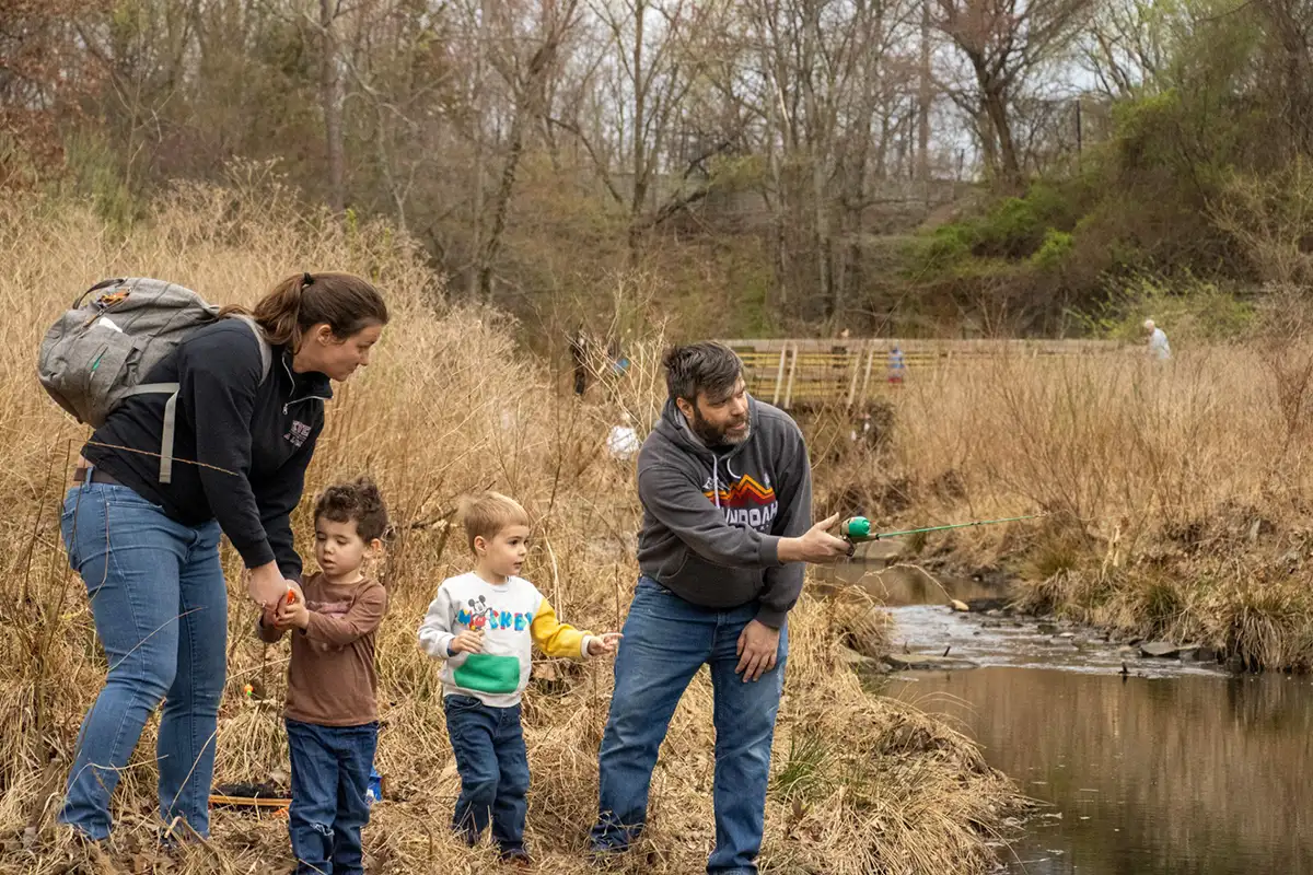Family fishing in Herndon