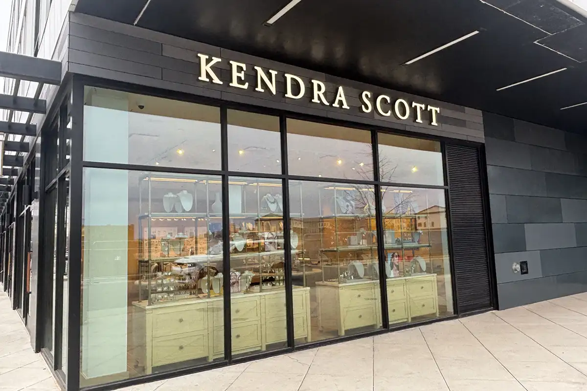 Kendra Scott storefront at One Loudoun